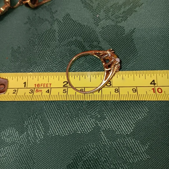 Ring A Queens Ring Size 13 Gold Tone With Opals & Cz's - Picture 3 of 5